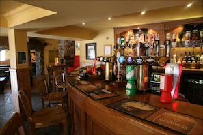 Bar (on property) - Broadford Hotel (Strath)