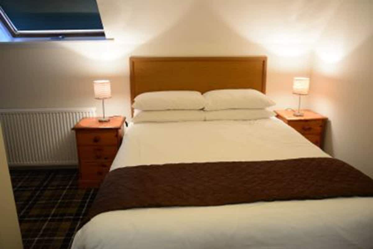 standard double room | blackout curtains, iron/ironing board, free wifi, bed sheets