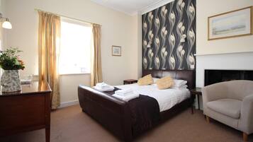 Classic Double Room | Desk, iron/ironing board, free WiFi, bed sheets