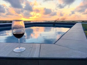 Apartamento, 3 habitaciones | Vistas al mar