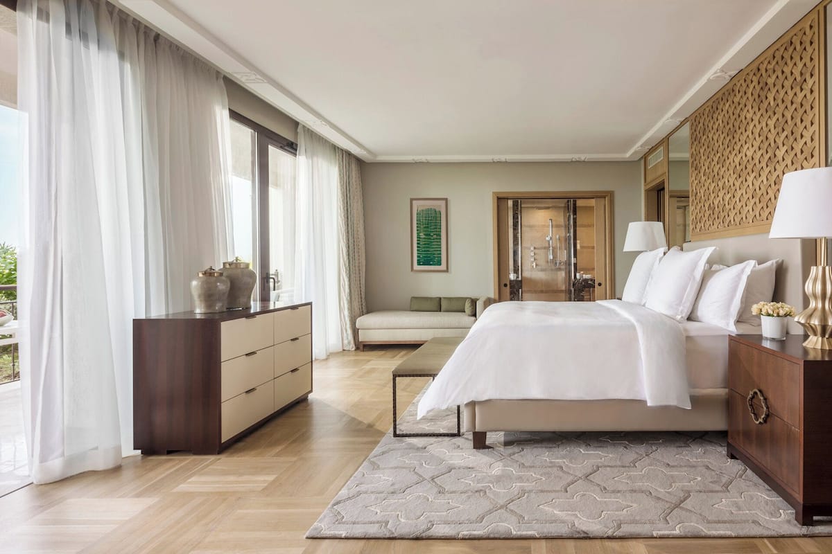 suite (mediterranean) | down duvets, minibar, in-room safe, desk