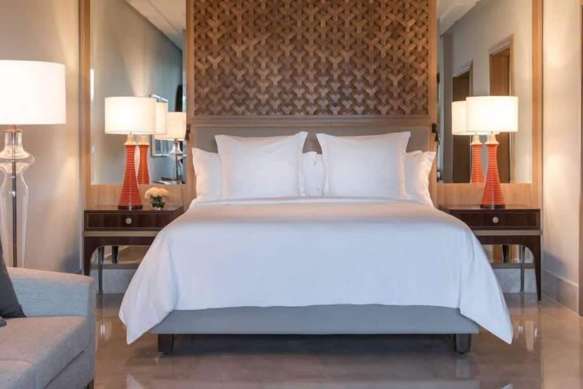 Down comforters, minibar, in-room safe, desk