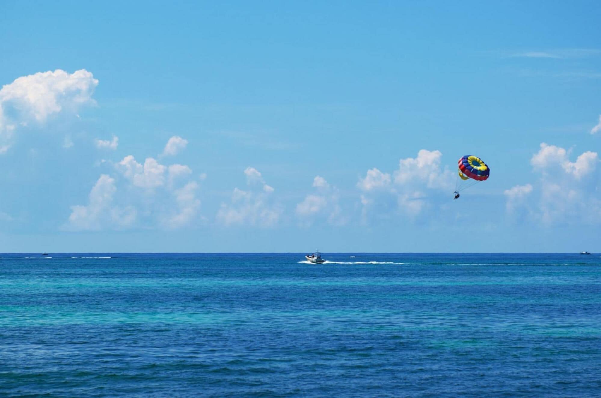 beach nearby, sun-loungers, beach towels