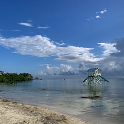 Beach nearby, sun loungers, beach towels