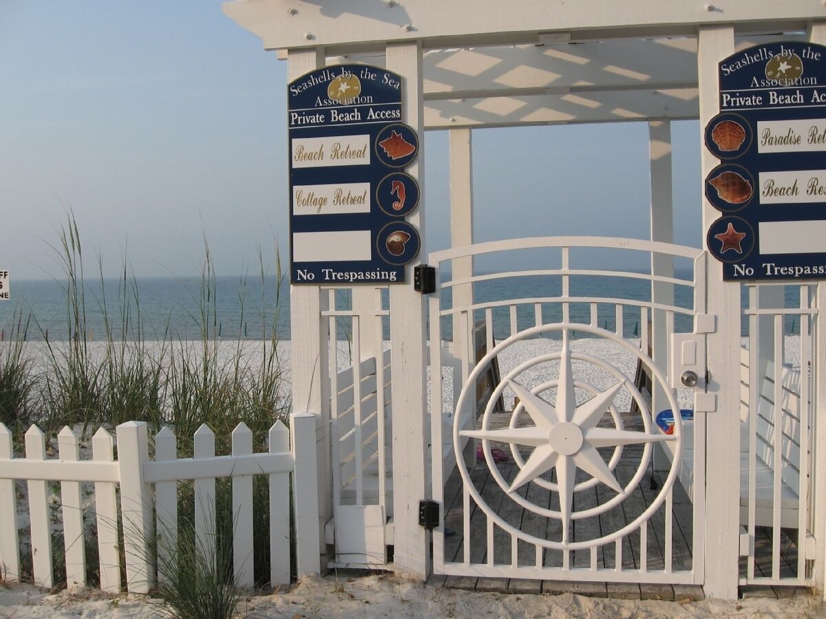 Playa privada y camastros 