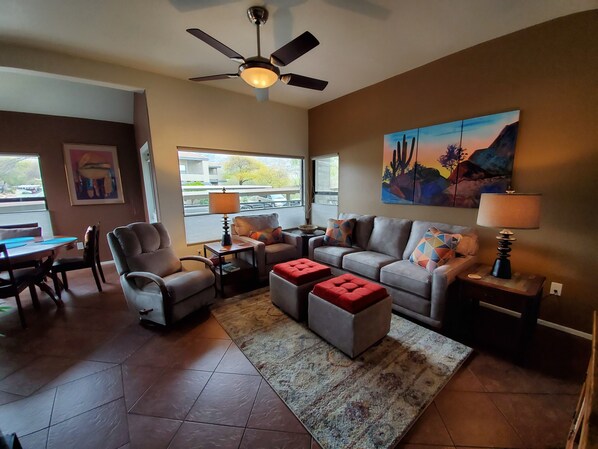 Smart TV, fireplace, DVD player