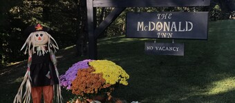 McDonald Inn 15 Min from Ohio University, 25 min to Hocking Hills, Hot Tub