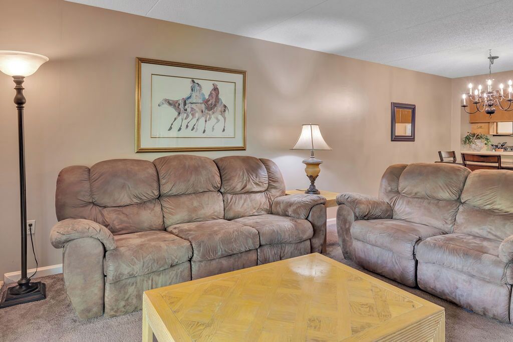Two Bedroom Condo Sleeps 6 Persons - Gatlinburg, TN