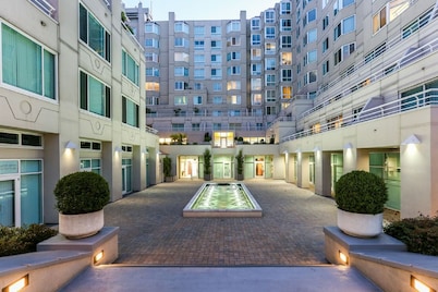 North Beach Condo - Walk to Ferry, Embarcadero St, Fisherman's Wharf, COIT