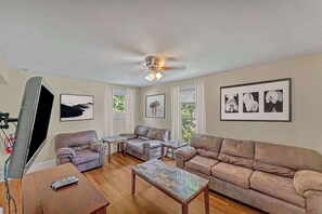 TV, offices - After the Game Apt 1 - All Star Baseball Rentals (Oneonta)