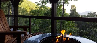 Luxury on the Continental Divide- Private, w/Views Hot Tub in  Perfect Location!