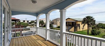 Beautiful  Beachside Villas Ocean View ! Family and Pet Friendly ! 