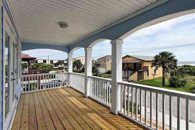 Beautiful  Beachside Villas Ocean View ! Family and Pet Friendly ! 
