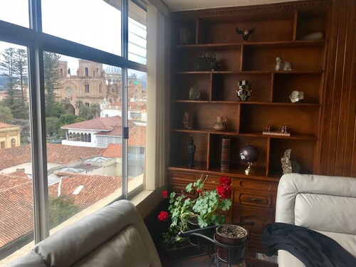 ★Three Bedroom Apartment with Awesome Views in the Heart of Cuenca. 