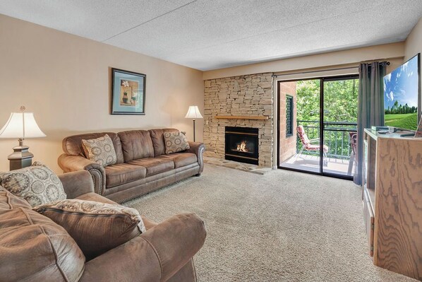 Televisio, takka, DVD-soitin