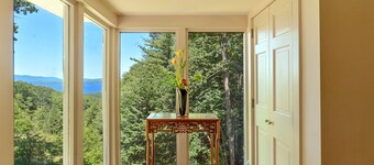Antique charm, modern amenities, lake and mountain views