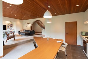 4-Bedroom House | Living area | Flat-screen TV, Netflix, iPod dock - Kokage (Kutchan)