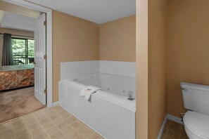 Dusche, Whirlpool, Handtücher