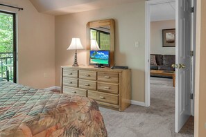 2 bedrooms, iron/ironing board, Internet, bed sheets