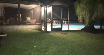One Shell 🐚 of a house/ private heated swimming pool/WIFI