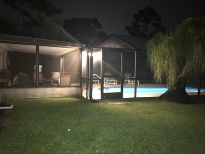 One Shell 🐚 of a house/ private heated swimming pool/WIFI