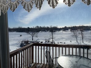 Outdoor dining - Quiet, relaxing home on Lake Watab in beautiful St. Joseph, MN near SJU and CSB (St Joseph)