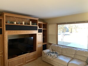 Smart TV, books, music library, video library - Quiet, relaxing home on Lake Watab in beautiful St. Joseph, MN near SJU and CSB (St Joseph)