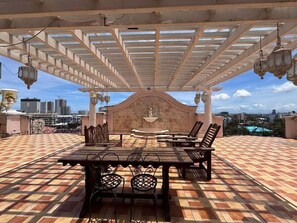 Rooftop terrace - Sophia Suites Residence Hotel (Cebu City)