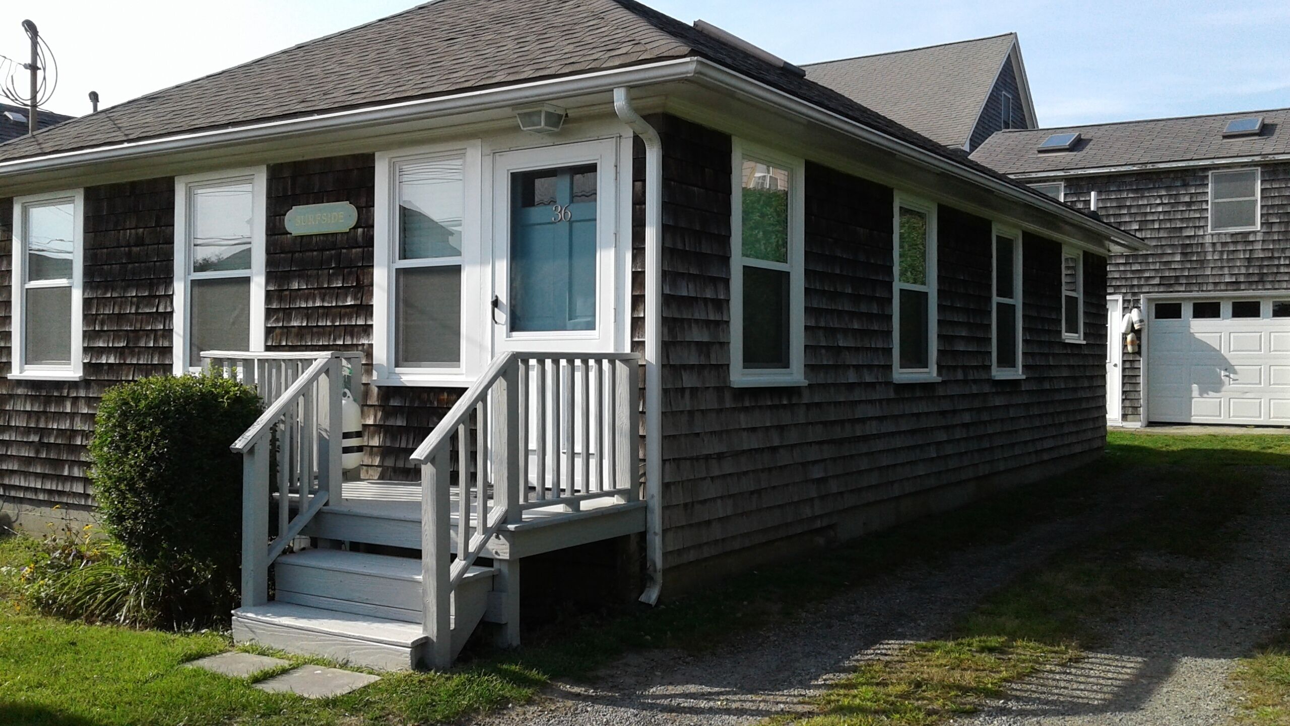 Comfortable Beach Cottage-Near Beaches and Restaurants! 