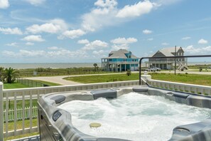 Large hot tub to relax and enjoy the view