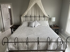 5 bedrooms, iron/ironing board, travel crib, free WiFi - Huge, Upscale, Relaxing 5 rm Family & Pet Friendly Beach Home Terrace  Hot Tub  (Port Aransas)