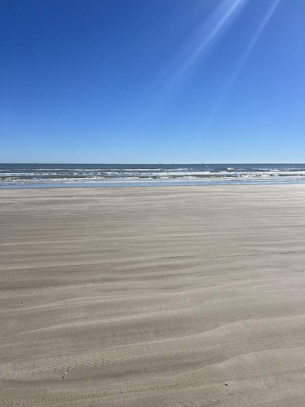 Privatstrand, Liegestühle, Strandtücher