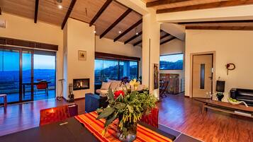 Tv, pejs, bordfodbold, bøger