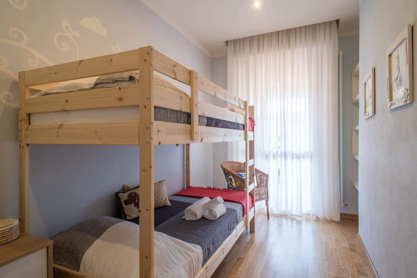 2 bedrooms, iron/ironing board, free WiFi, bed sheets