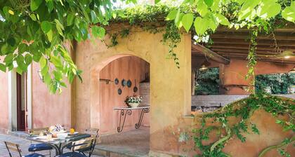 Countryside villa with pool and outdoor kitchen