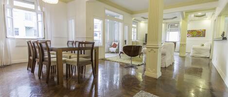 Apartment 346 | Servicio a la habitación