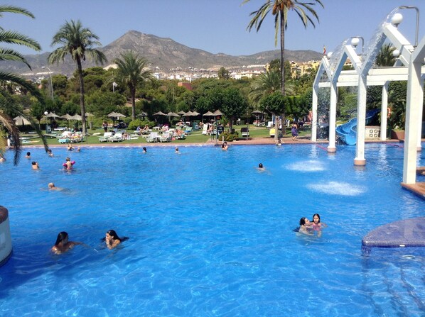 Piscine extérieure, piscine chauffée