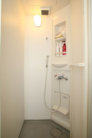 Economy Studio, 4 Bedrooms, Non Smoking | Bathroom shower