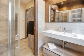 Shower, hair dryer, bidet, towels - ROMAN DREAM II, exclusive apartment nearby Saint Peter's! (Roma)