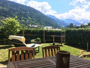 屋外ダイニングエリア