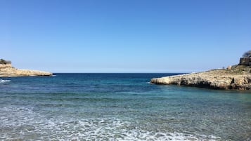 Beach nearby, sun loungers