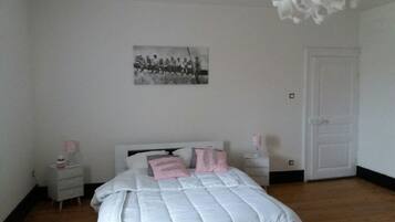 3 bedrooms, iron/ironing board, internet