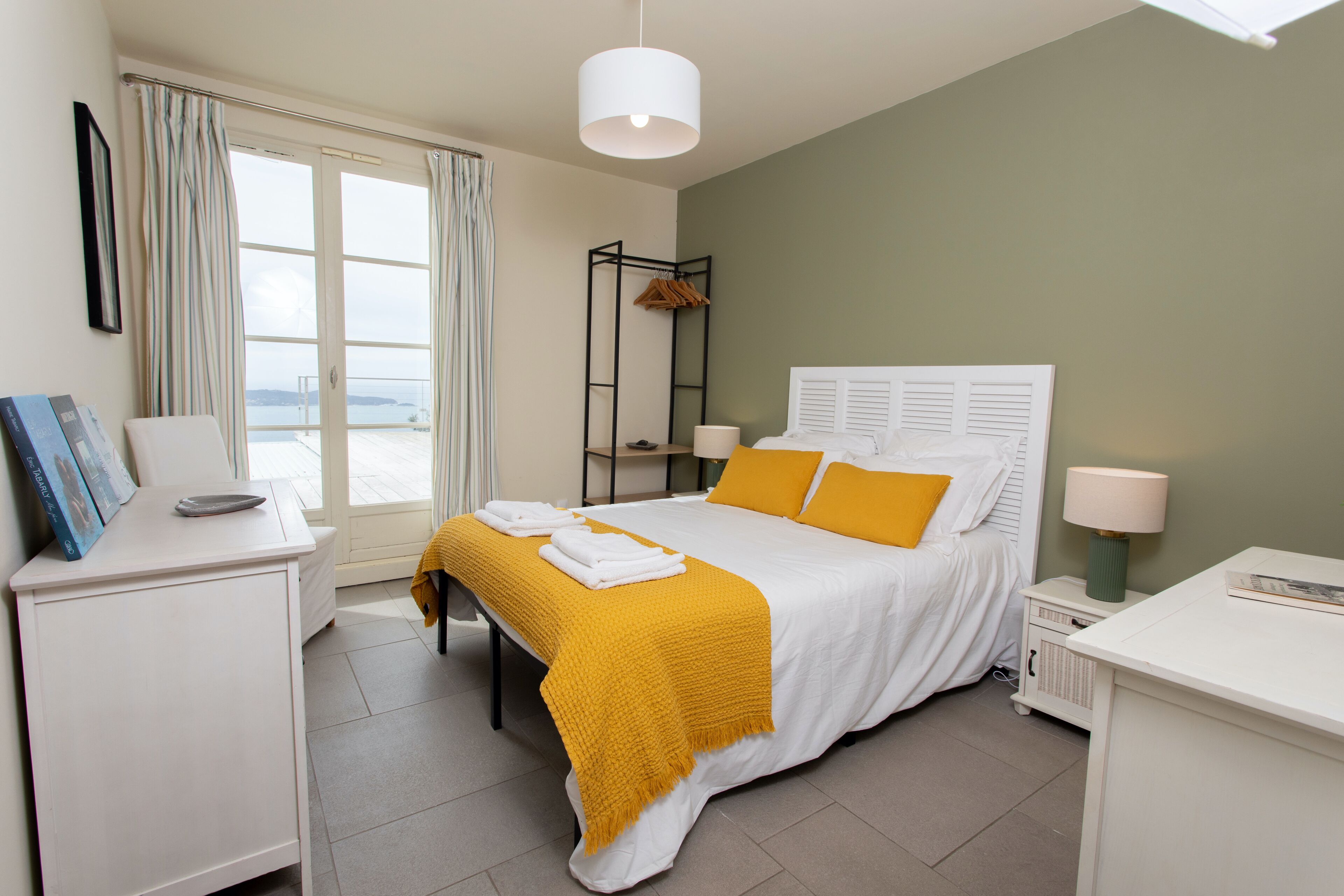 6 bedrooms, in-room safe, iron/ironing board, travel cot