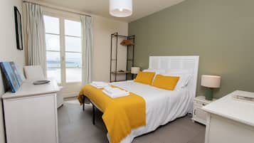 6 bedrooms, in-room safe, iron/ironing board, travel cot