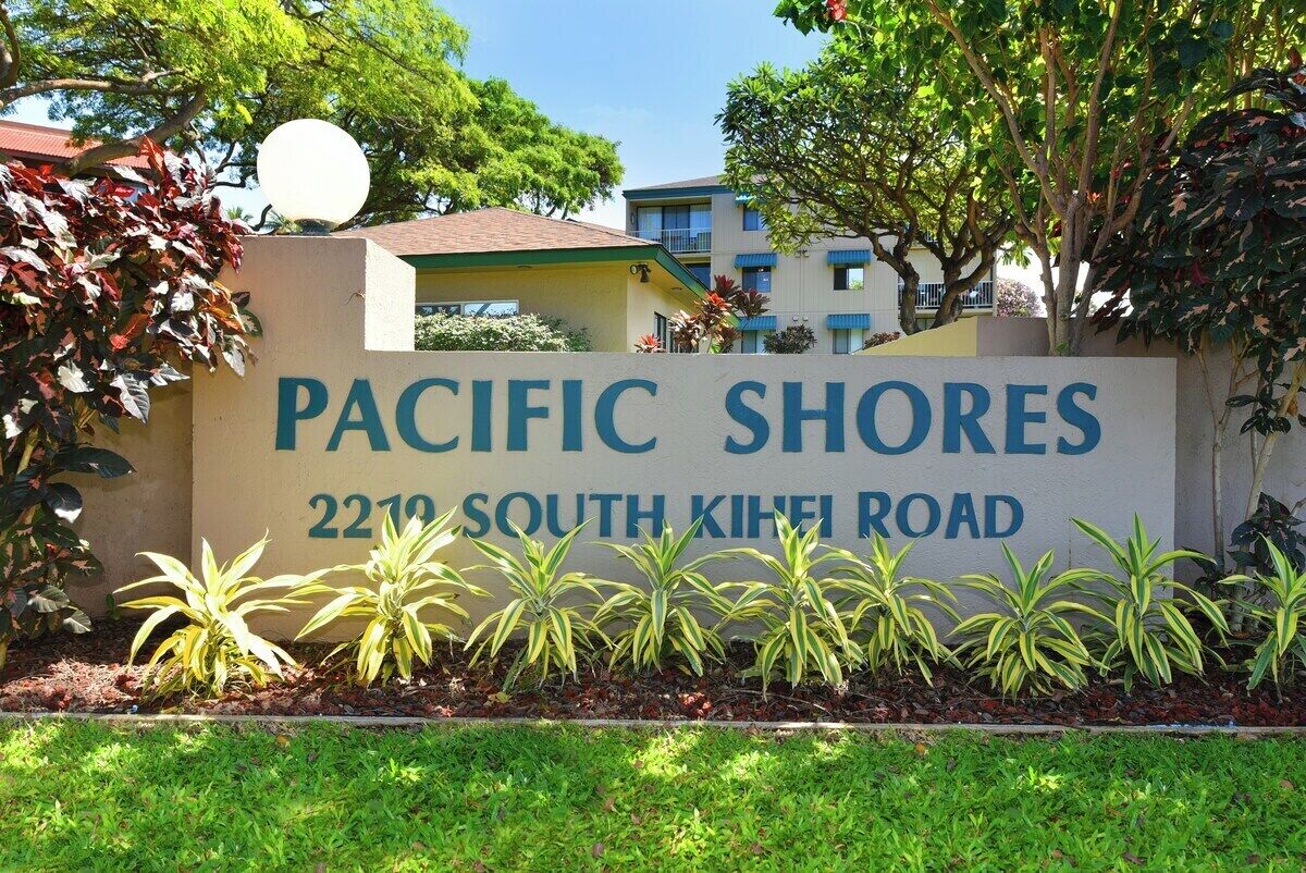 A sign for Pacific Shores at 2219 South Kihei Road.