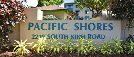 A sign for Pacific Shores at 2219 South Kihei Road.
