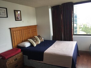 Iron/ironing board, free WiFi, bed sheets