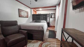 1 bedroom, desk, free WiFi, bed sheets