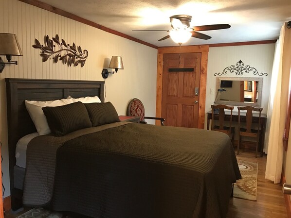 1 غرفة نوم ومكتب وواي فاي مجانًا وملاءات أسرّة