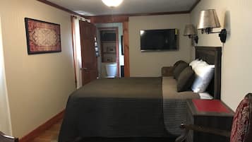 1 bedroom, desk, free WiFi, bed sheets